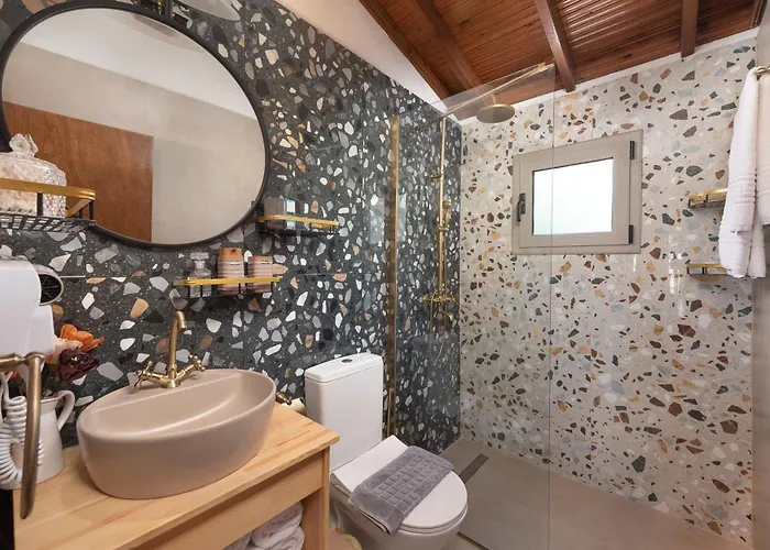 Ilaira Sea View * غينادي