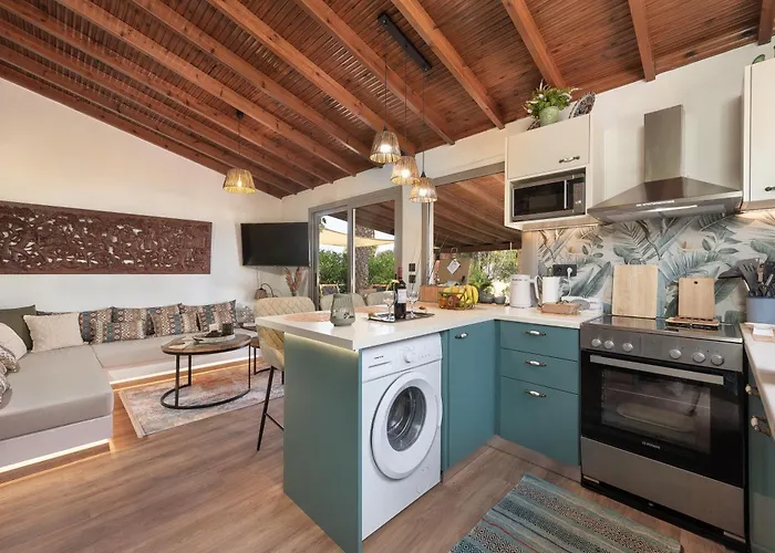 Ilaira Sea View غينادي